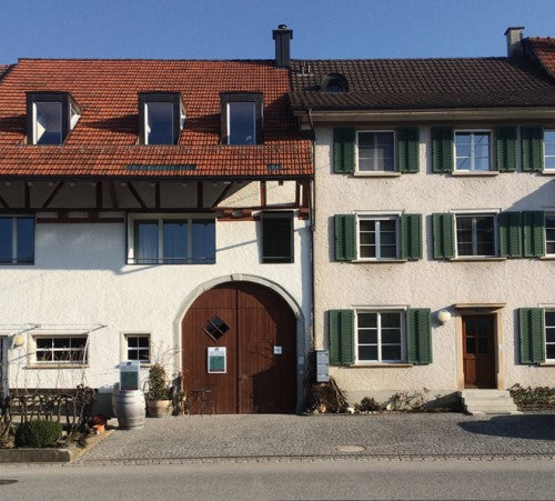 Grosse Weindegustation auf dem Weingut Kleine Weindegustation auf dem Weingut - HWG Weine
